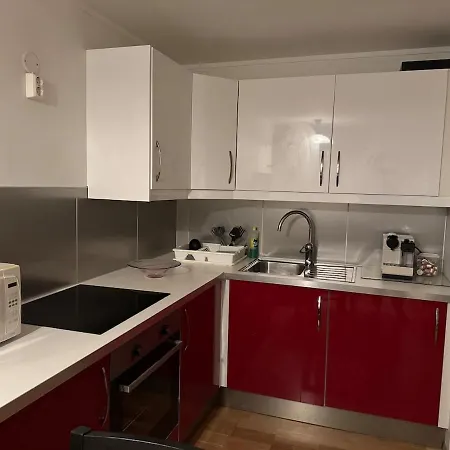 In Quiet Neighborhood *